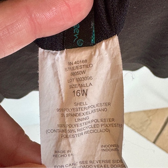 Flattering Ruffle Tankini Swim Top - Picture 3 of 3